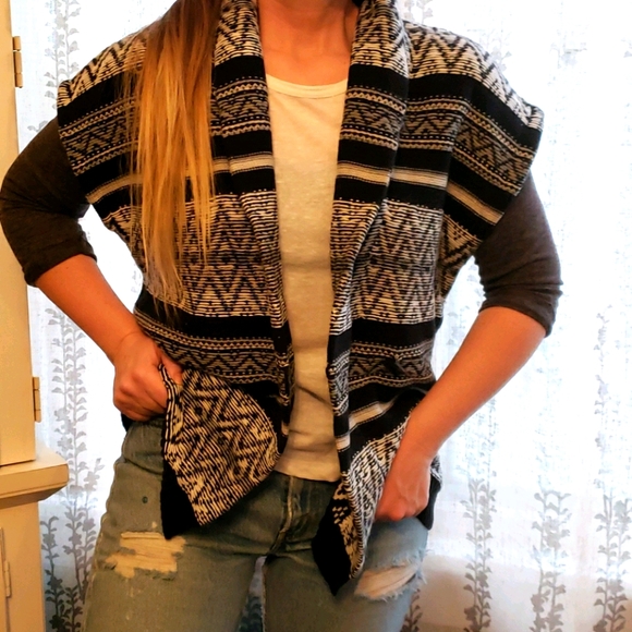 Chaps Inside Out Diamond Knit Toggle Sweater Vest - Picture 5 of 16